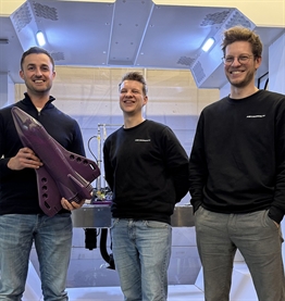 ASTRONAUT MACHINES TILT ROTATIEGIETEN NAAR EEN HOGER NIVEAU